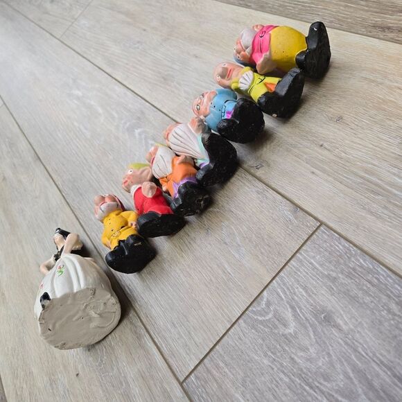 Snow White & The Seven Dwarfs Collection Of Ceramic Hand Painted Figures Vintage - Picture 4 of 16